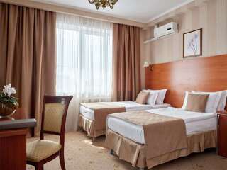 Гостиница Лазурный берег Иркутск Стандартный двухместный номер с 2 раздельными кроватями -1